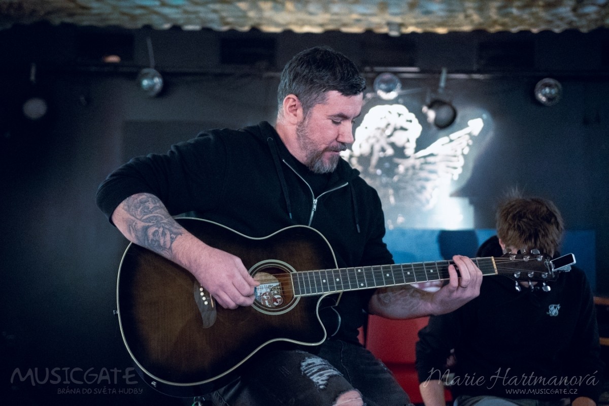 Album Mezi Láskou a Nenávistí&nbsp;vychází po &hellip;