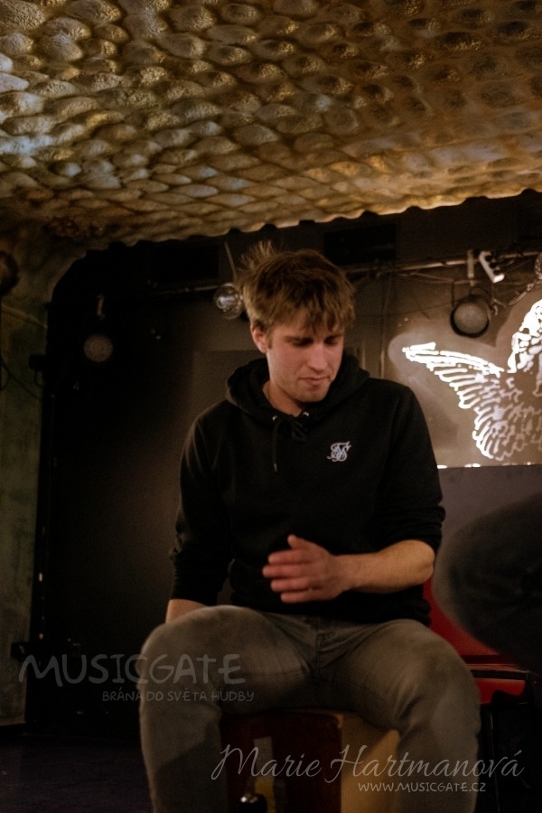 Když jsme u vašich písniček a u začátků kapely &hellip;