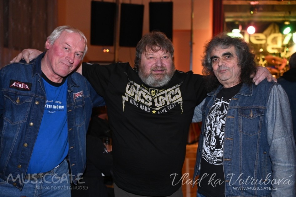 Startka, Masky lovců, Knockin' on Heaven's &hellip;