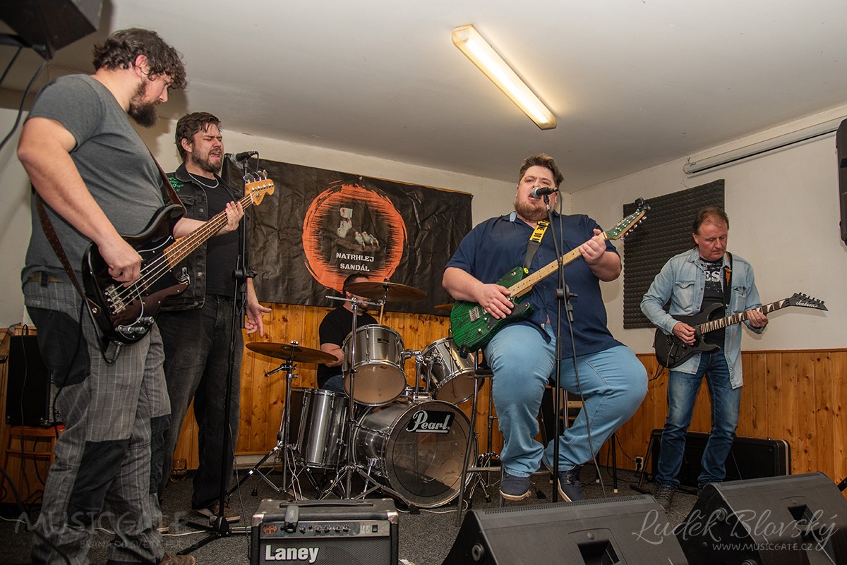 Kapela Natrhlej Sandál