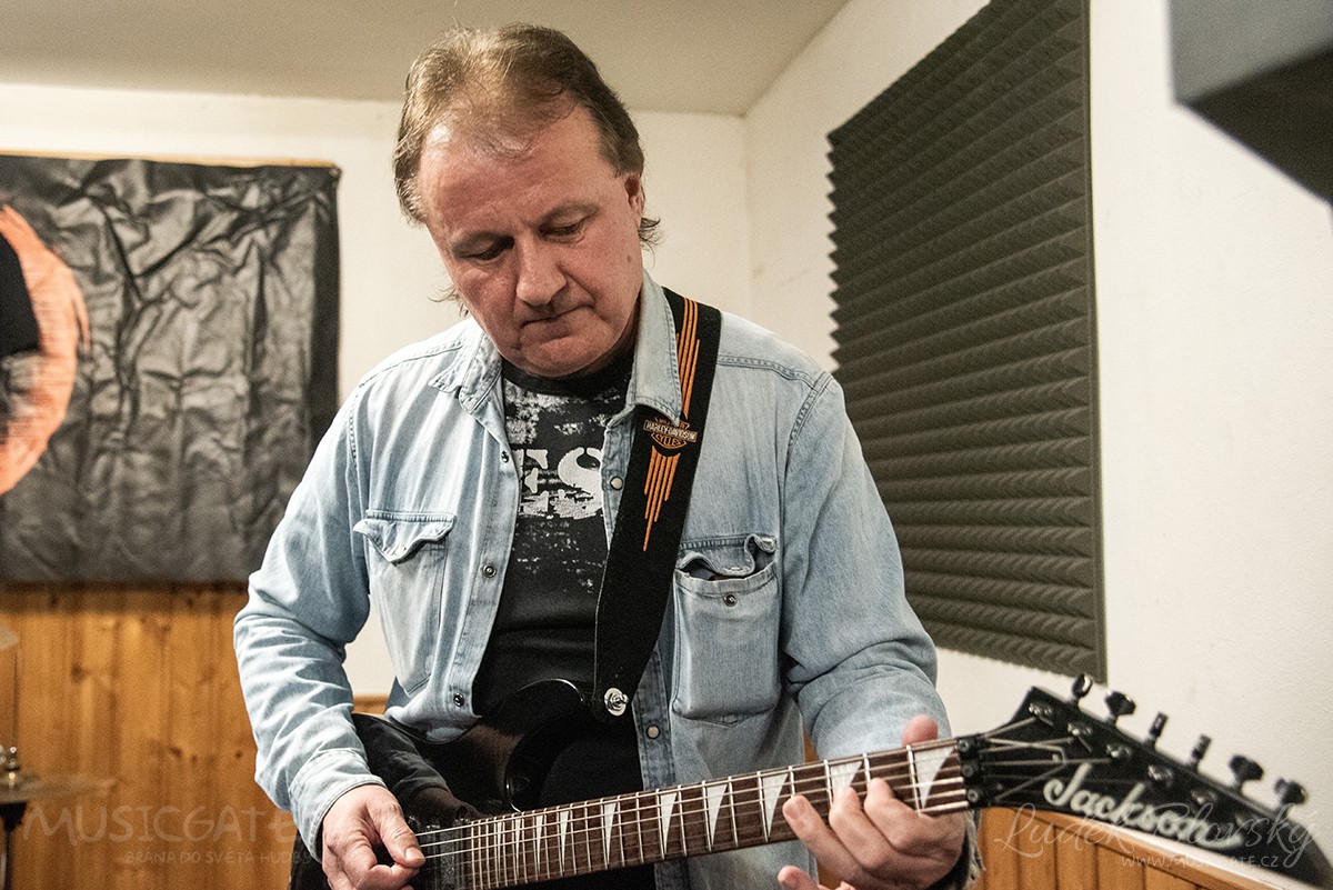 Kapela Natrhlej Sandál