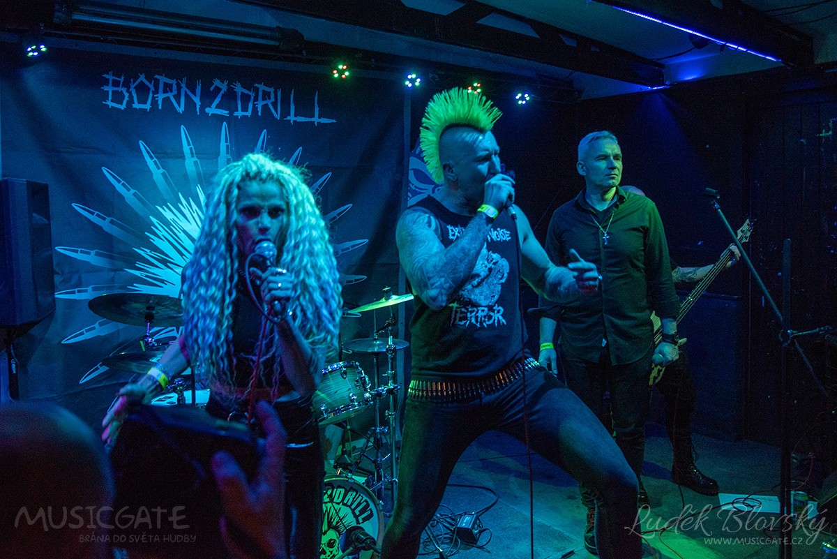 Kapela Born2Drill s Anetou