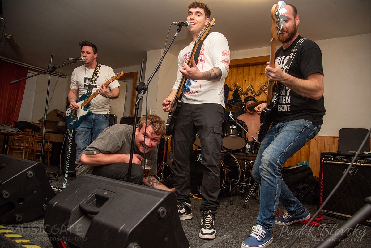 Kapela Špinavej ubrus