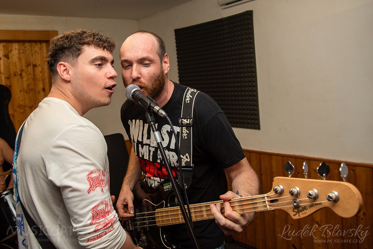 Kapela Špinavej ubrus