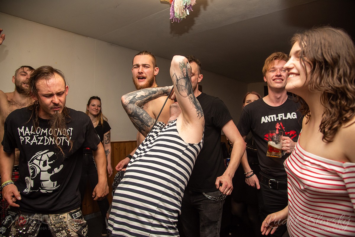 Z koncertu kapely Zvýšený Riziko