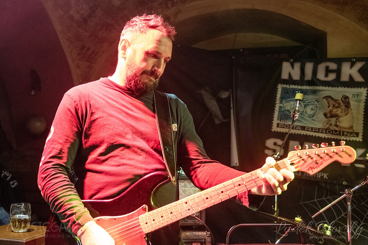 Kapela nick sekage magor pomlčka kitamoriová – NSMPK