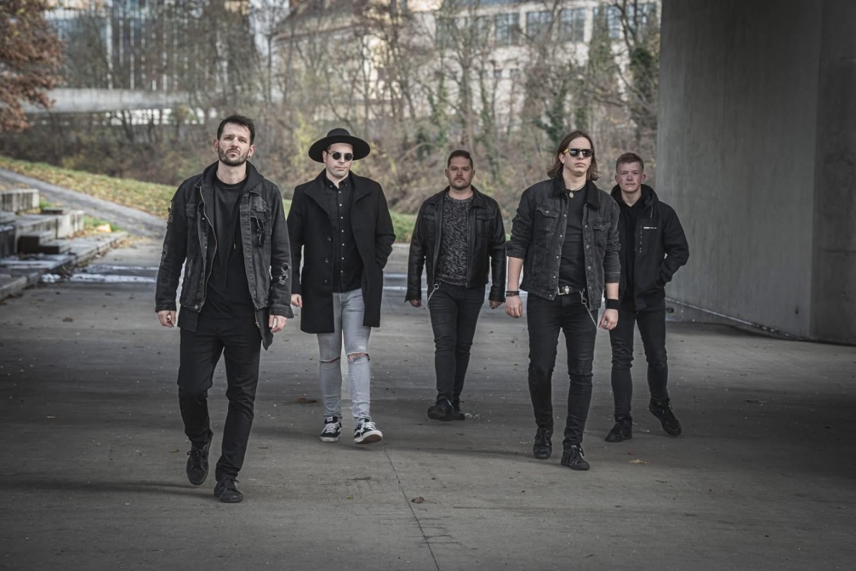 Večer ve znamení premiér…Tak by se dal &hellip;