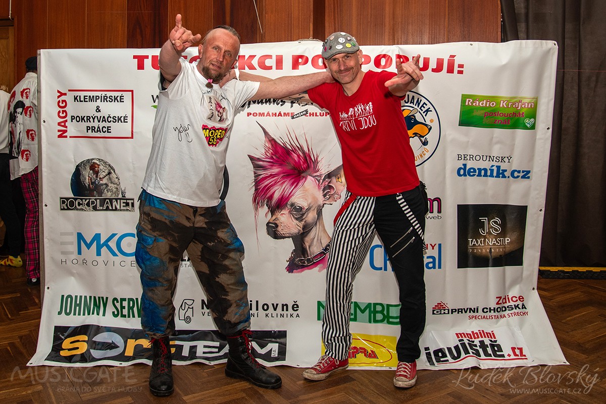 Dražba trička skupiny Moped 56