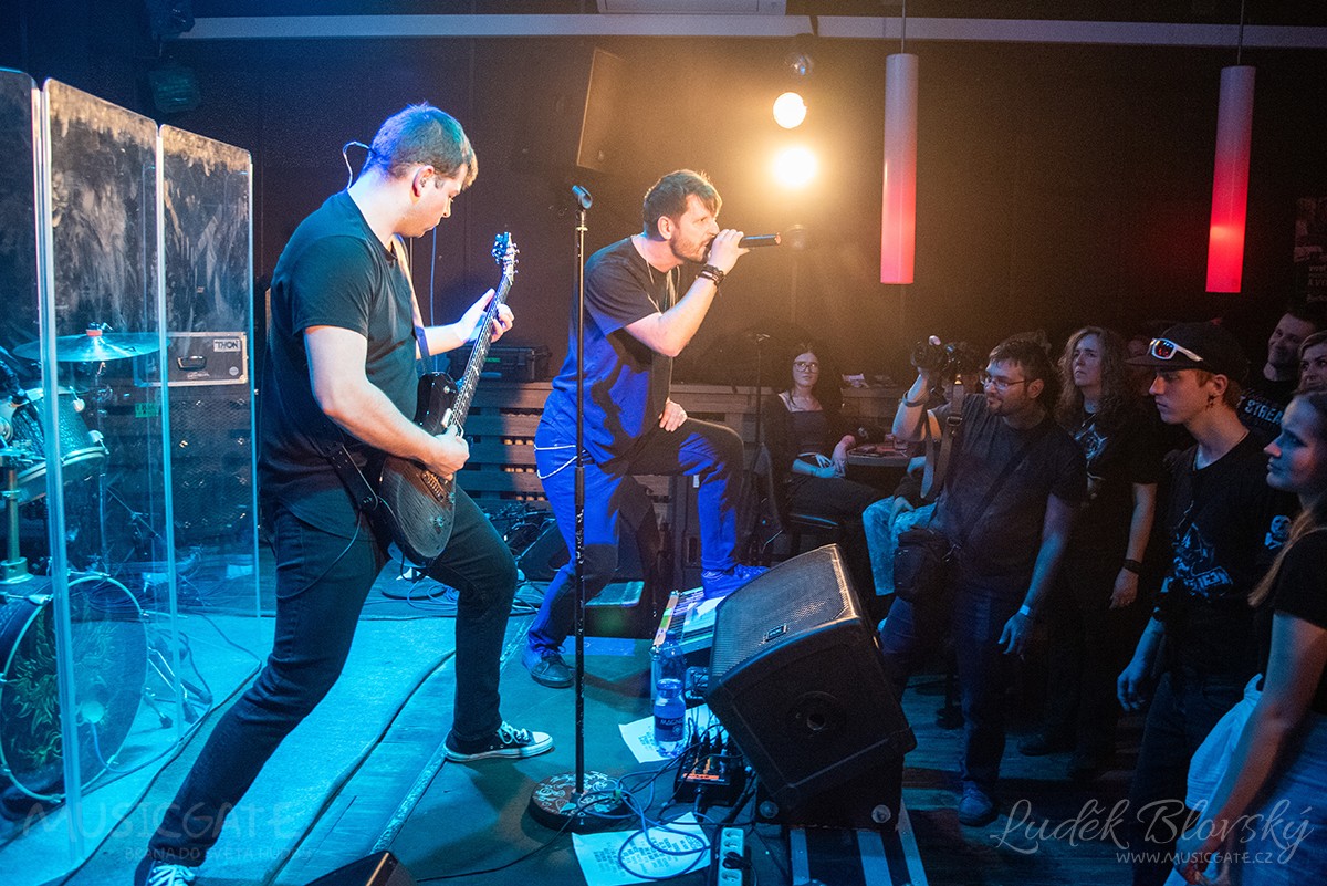 Kapela Pearly Seconds