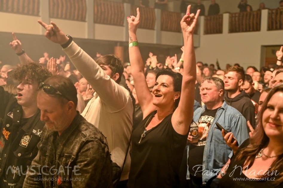 V pátek k&nbsp;večeru, Travičko zelená, Pijeme &hellip;