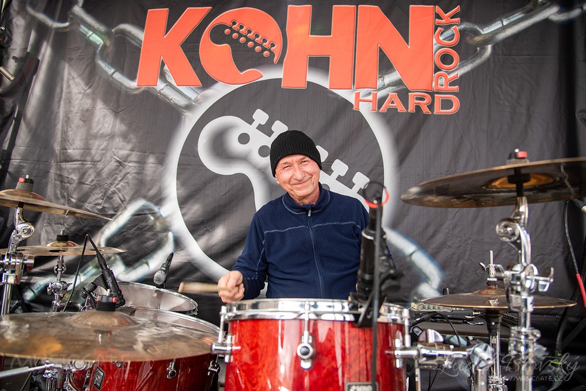 04) Míra je známý používáním elektrických &hellip;