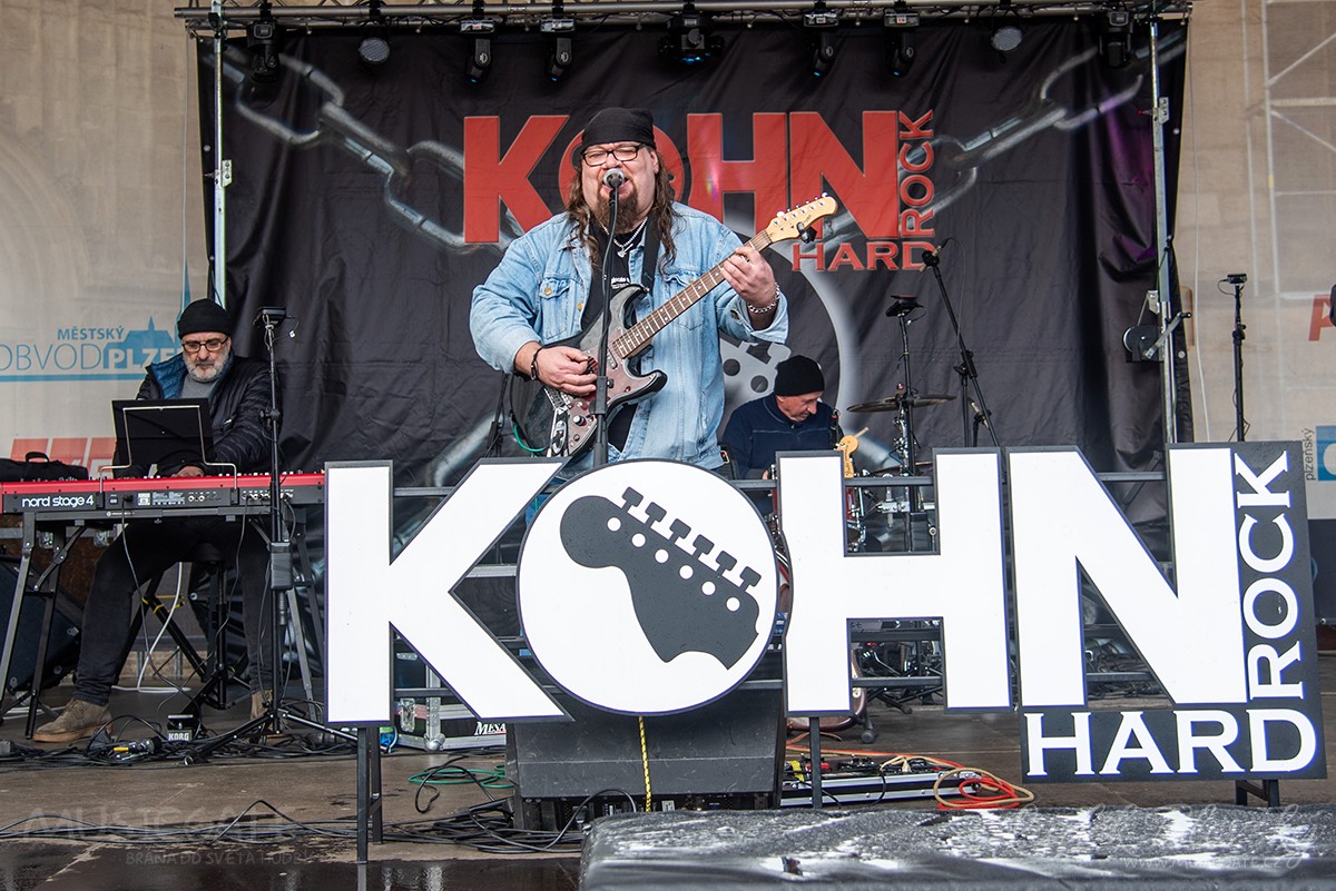 05) Teď ke kapelní tvorbě. Jako jedna &hellip;