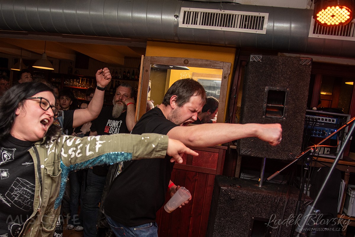 Z koncertu kapely Funkce Šroubu