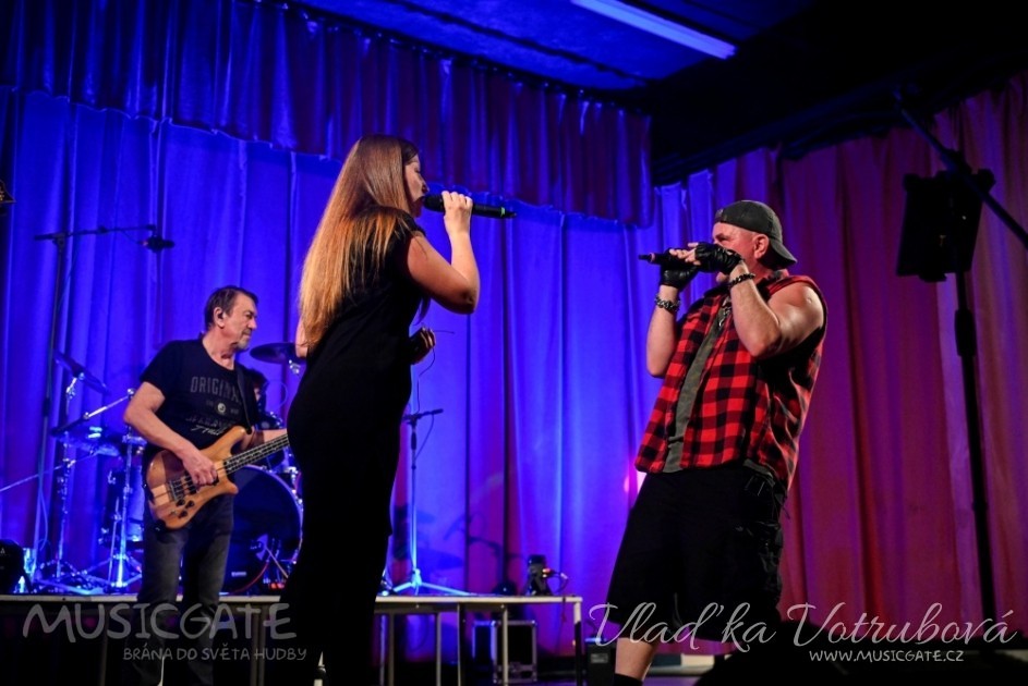 Nechyběla ani lahůdka pro rockové pamětníky, a &hellip;