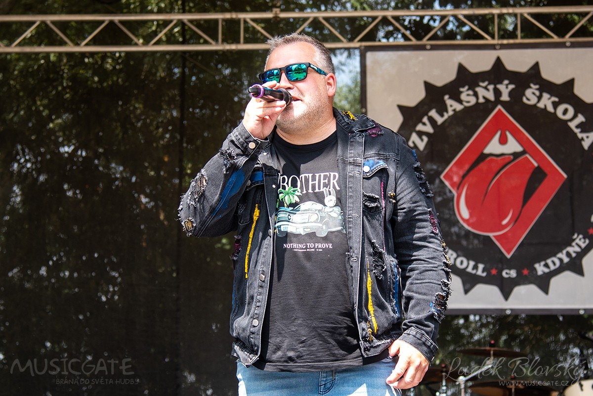 Oficiální zahájení festivalu...