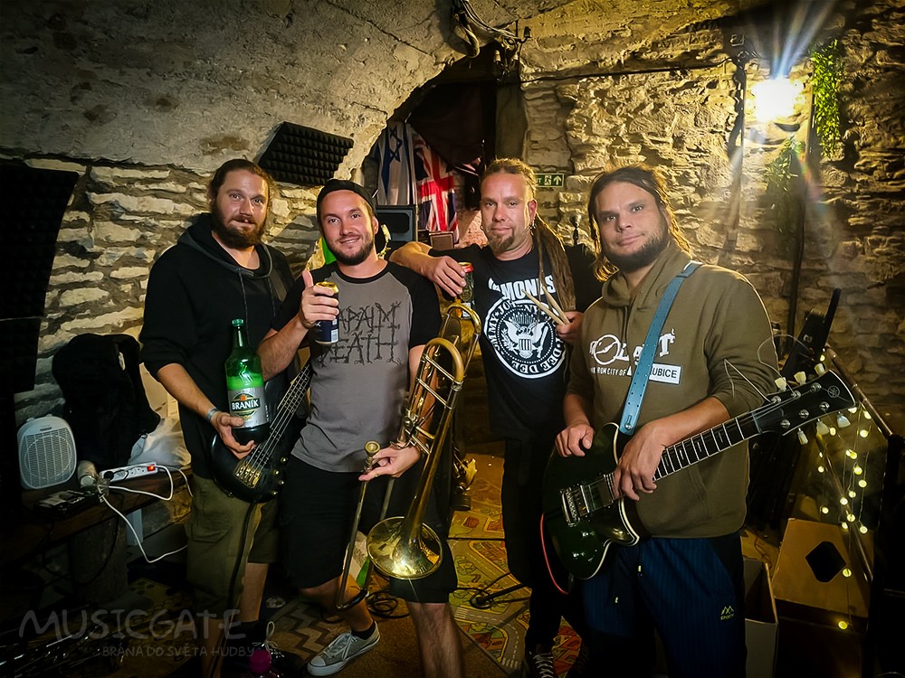 Banda ve zkušebně