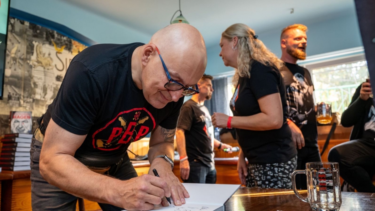 Kmotry alba se stali samotný Lou Fanánek Hagen &hellip;