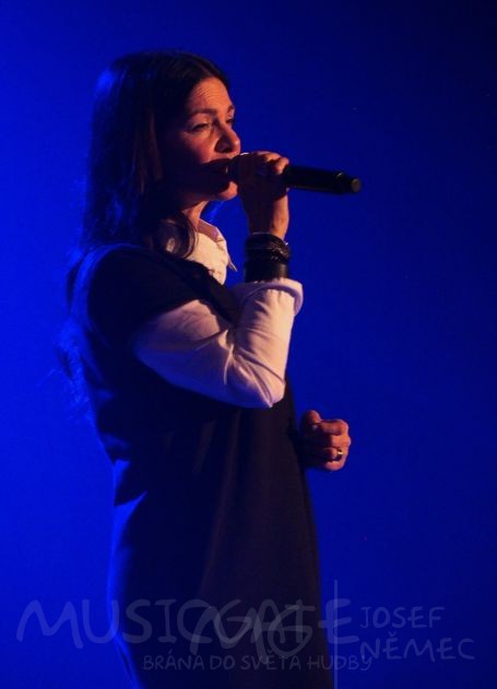Čtvrteční koncert zahájil sympatický kytarista …