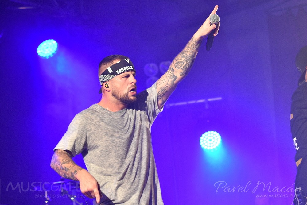 Charismatický frontman MARPO střídal mikrofon …