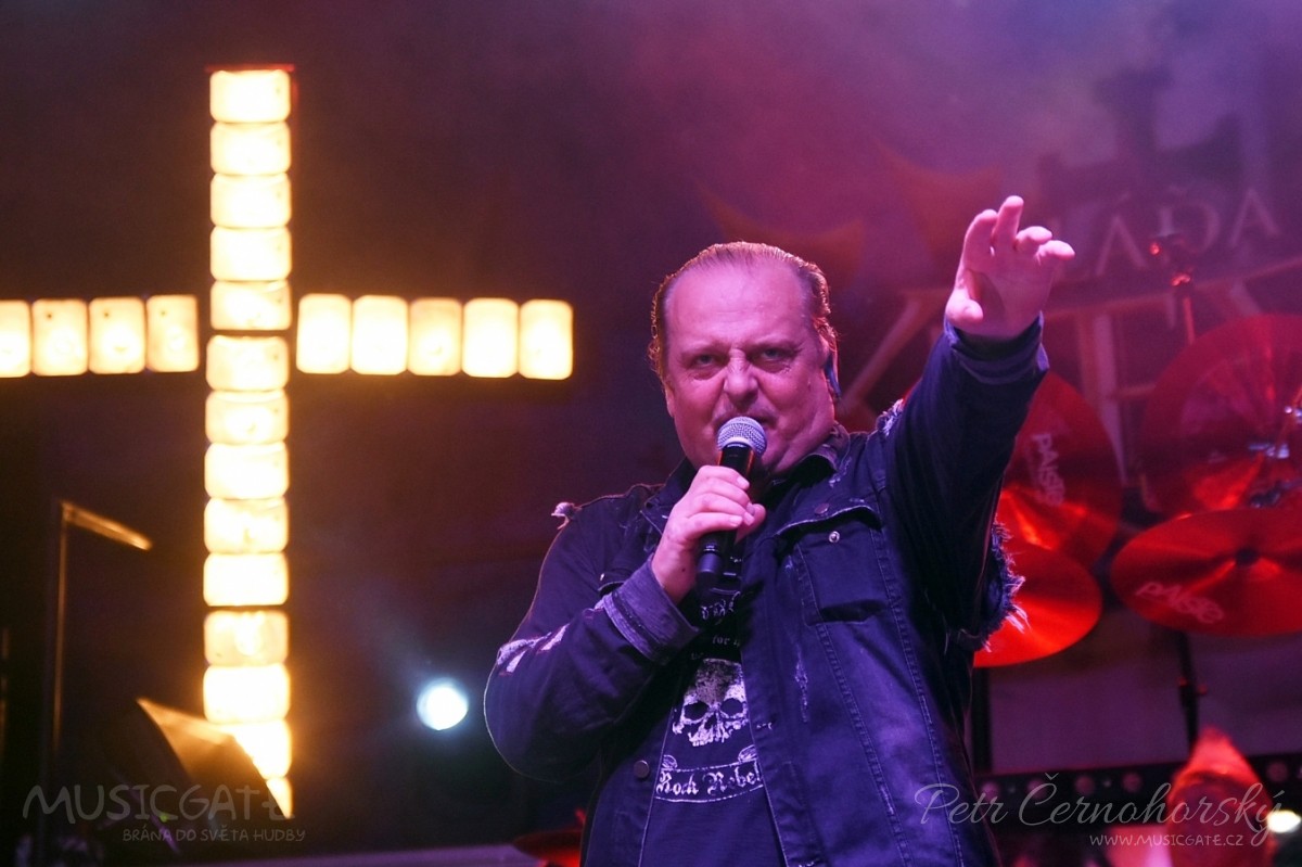 Láďa Křížek s hvězdně obsazeným Kreysonem zakončil turné v Praze