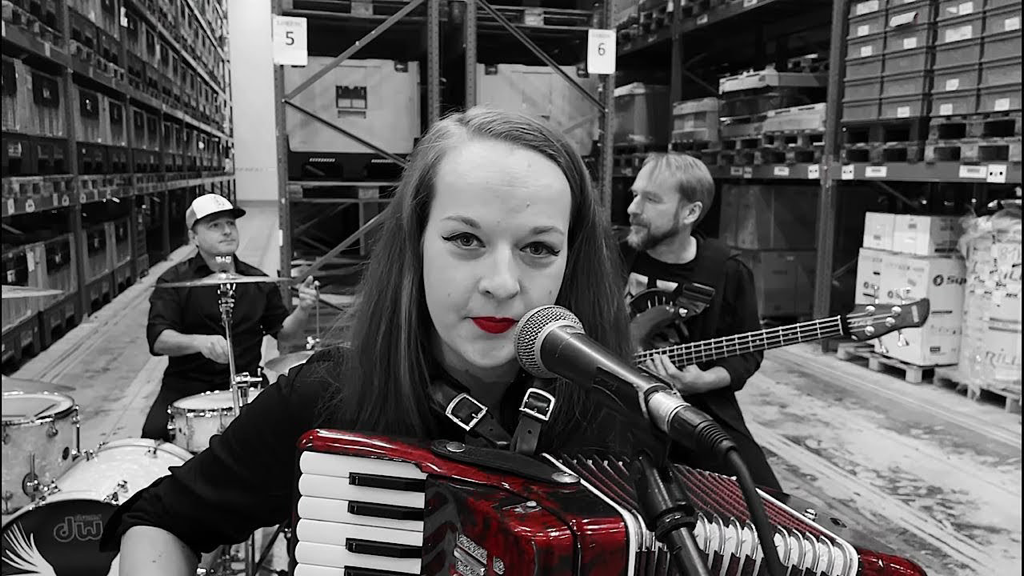 Plzeňská rocková patra SMASH pouští do světa zbrusu nový singl