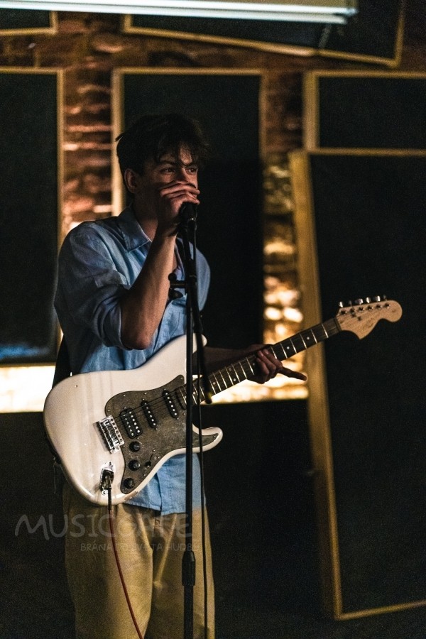 Zpěvák a interpret Drew Linden oslavuje křest debutového pop-rap alba „Salt and Honey“