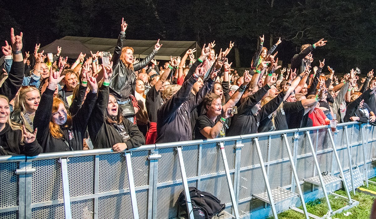 Rock for JK Manětín vol. 15 – kapely předvedly stoprocentní výkony, publikum se skvěle bavilo