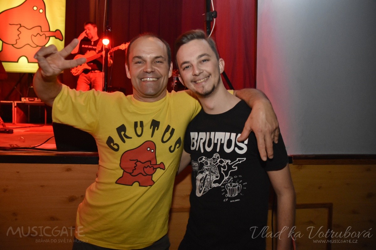 Bigbítová jízda legendární skupiny Brutus rozproudila KD Mrákov!
