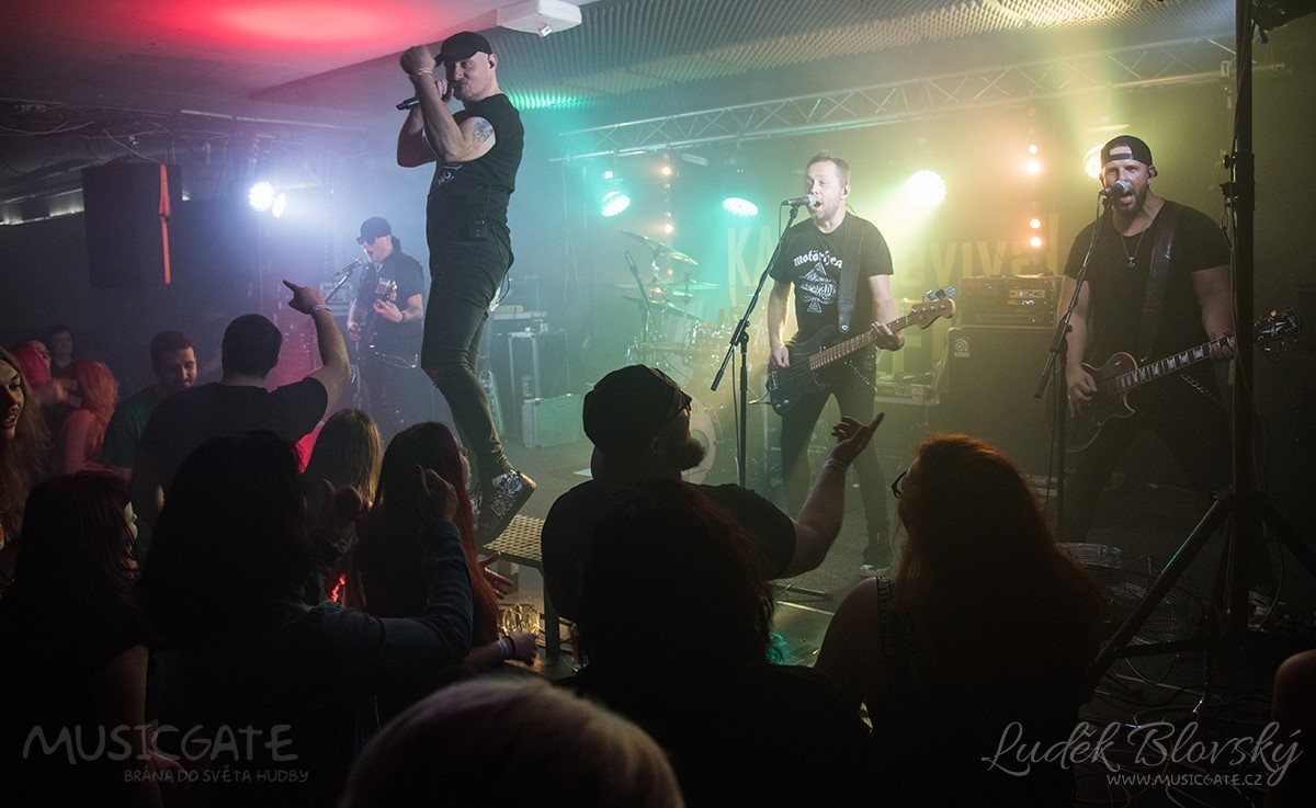 Rockový večer v Medvědovi si fanouškové užili s kapelou Kabát revival Plzeň