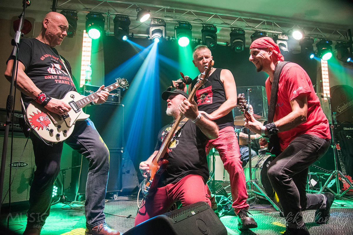 Punkový Vyvrhell Fest se vrátil do Božkova ve velkém stylu, na konto si připsal již 23. ročník