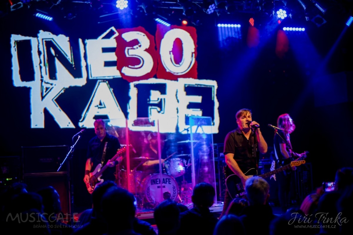 Legenda slovenského punk-rocku kapela Iné Kafe začala své turné „Iné Kafe 30“ v Lucerna music baru.