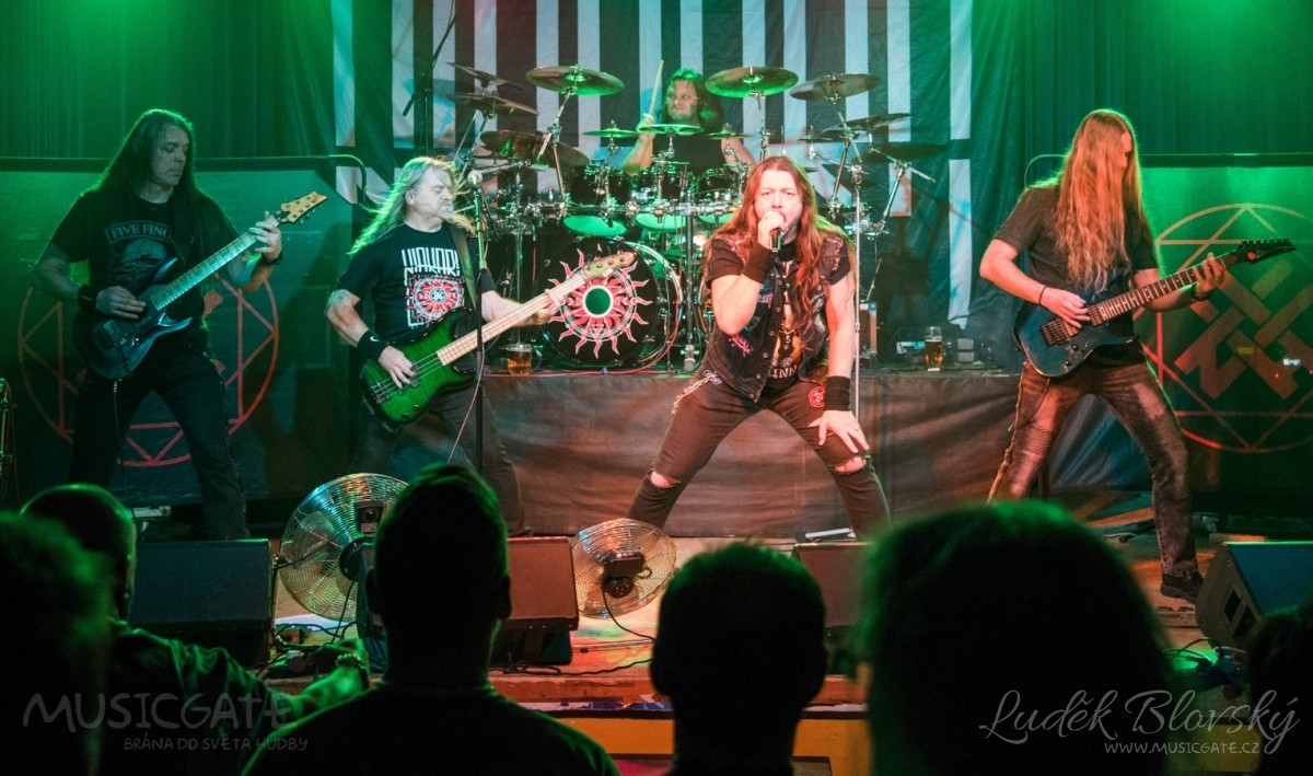 Metalová Niakara odstartovala republikovou Anunnaki Tour v karlovarském Klubu Sadov
