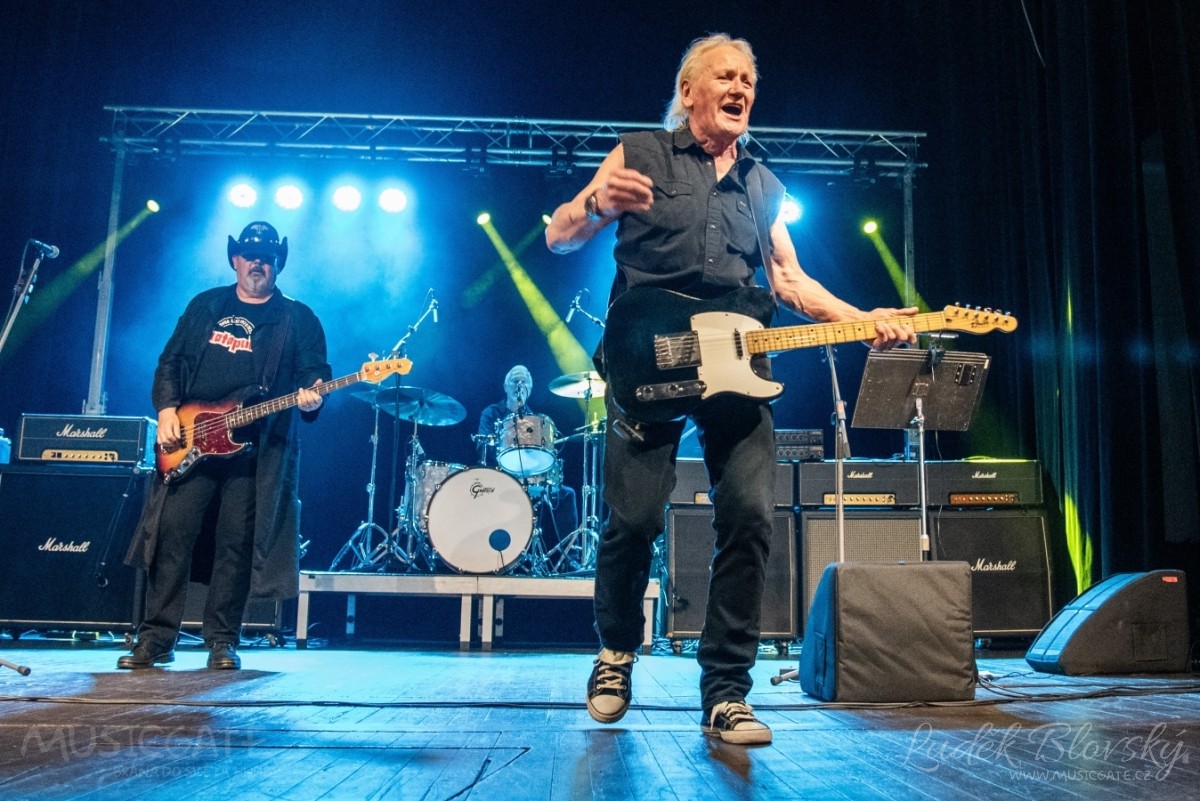 Druhou zastávkou republikové Katapult Tour 50 let se stala sušická Sokolovna