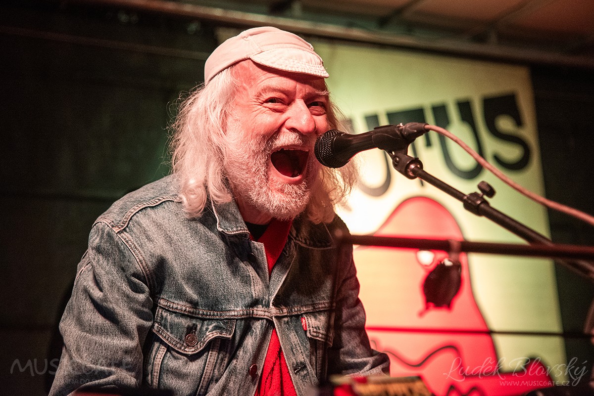 Brutus na Starém hřišti v Blovicích – bigbítový večer plný dobré muziky