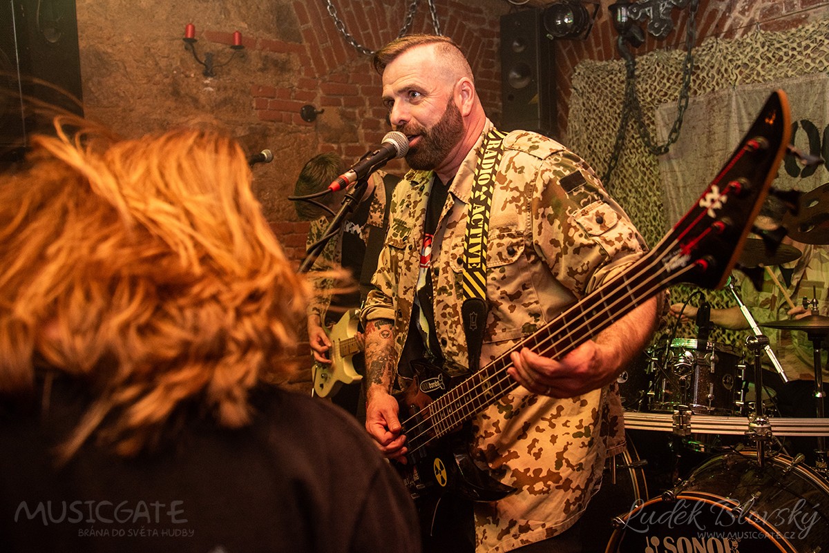 Metalová jízda v Parlament Clubu – kvalitní muzika a plný dům
