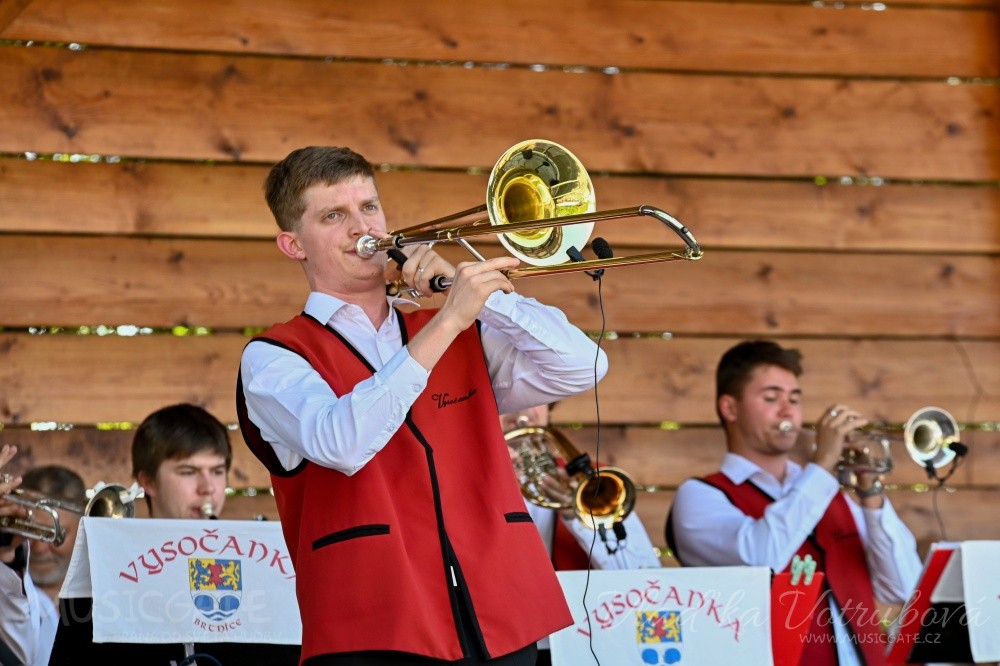 Tlumačovský Dechovkový festival oslavil šestnácté narozeniny, gratulovat dorazila Stříbrňanka, Vysočanka i Postřekovanka
