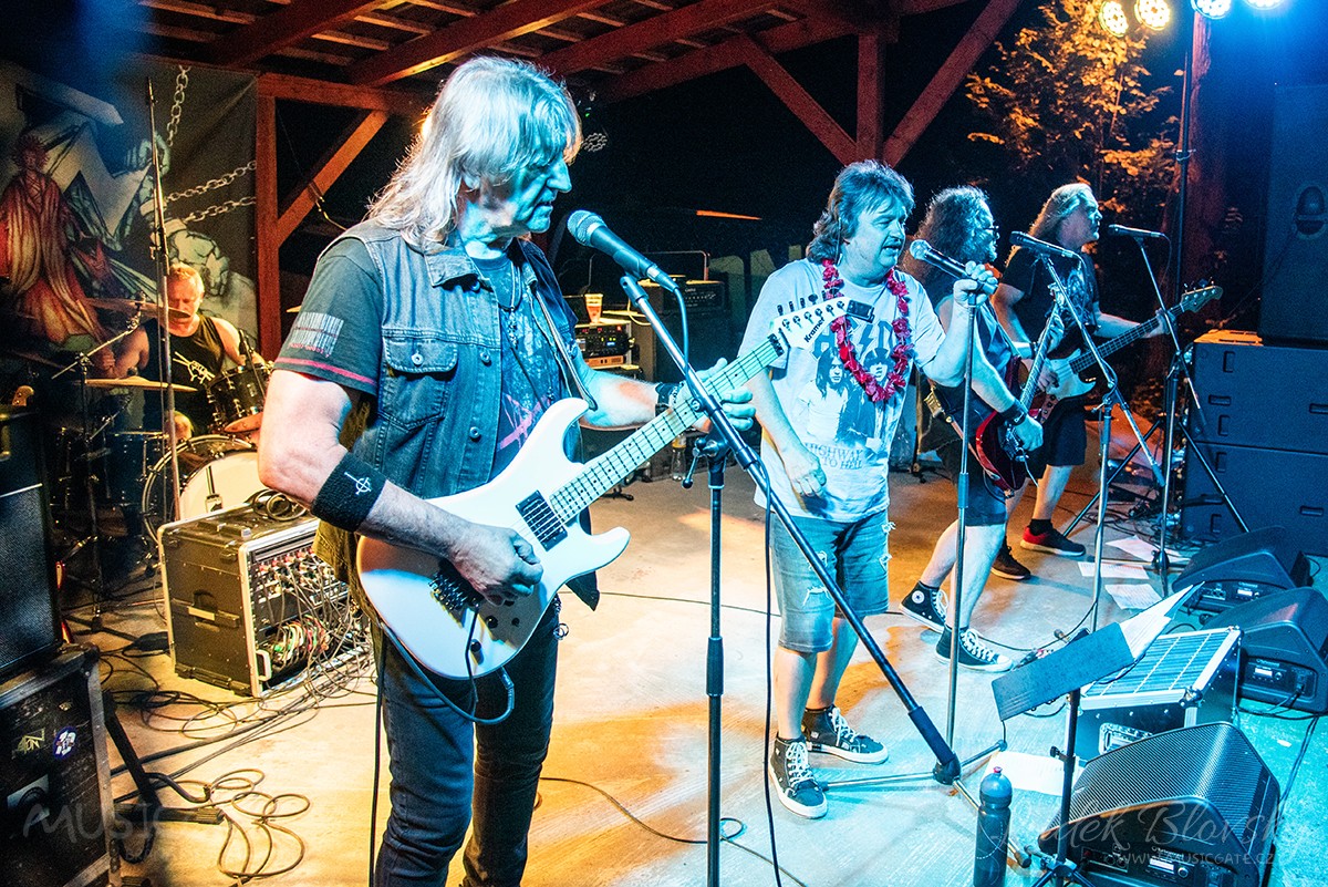 Rockový večer na Vlčtejně měl statut festivalové přehlídky s názvem Big Beat Fest