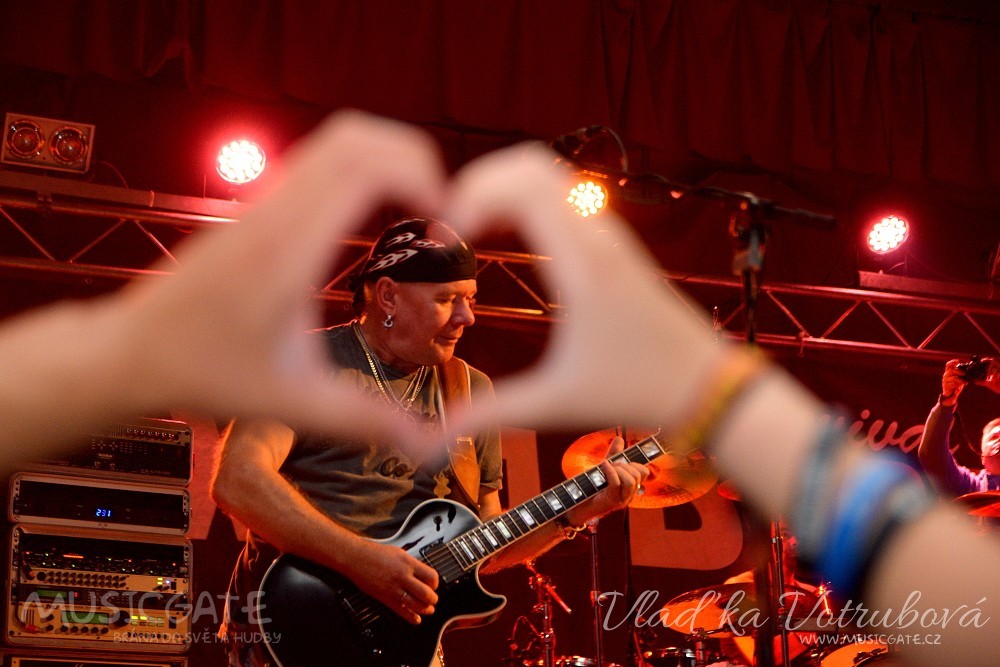 Extra Band revival otevře podzimní sezónu v Mekce chodského bigbítu