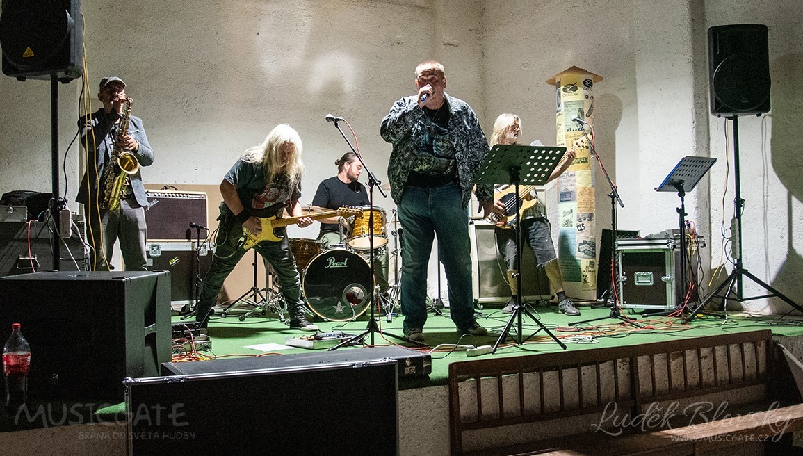 Minifestival Rock Night ve Stodole Lisov nabídl třípoložkový hudební program