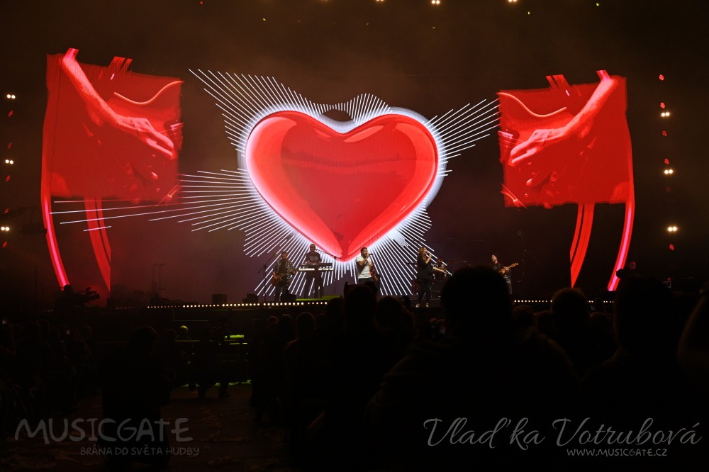 Český mejdan s Impulsem roztančil pražskou O2 arenu! Devátý ročník oslavil  s Michalem Davidem, Marií Rottrovou, Markem Ztraceným, Pal'em Haberou, Xindlem X, kapelou Jelen a rekordní návštěvností!