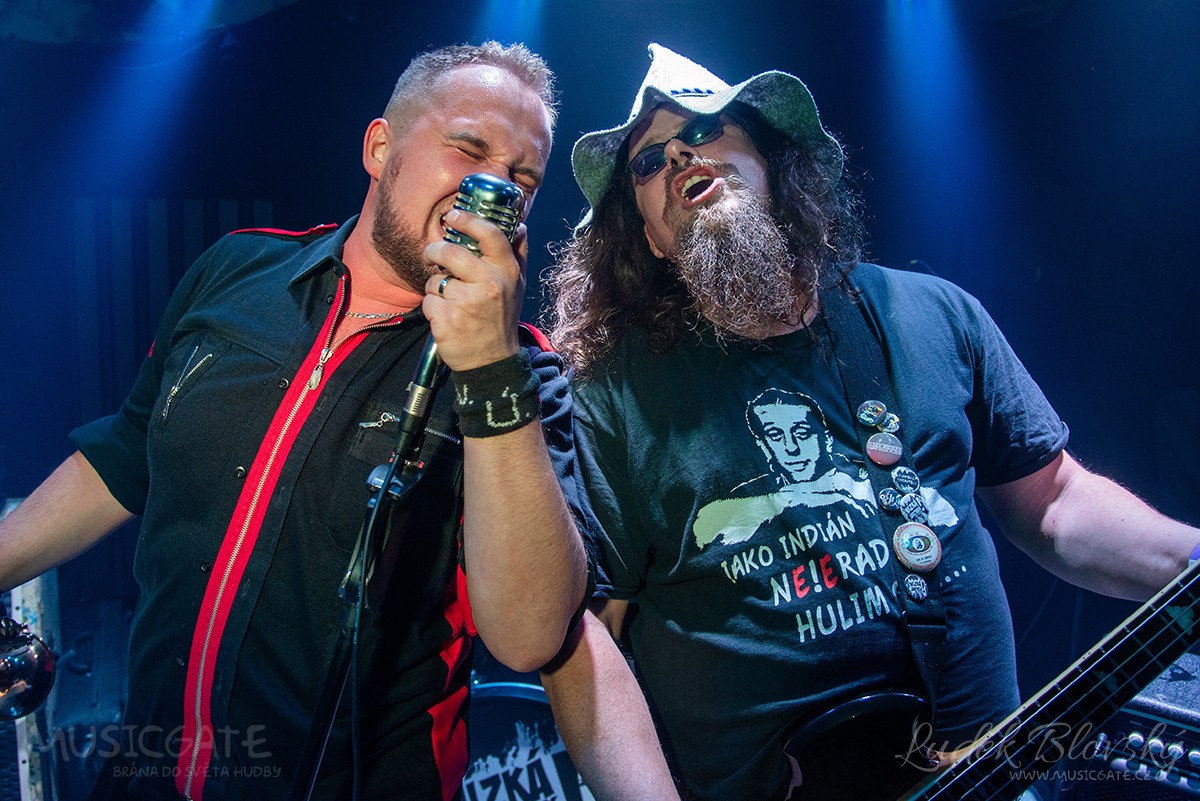 Letošní koncertní sezónu ukončila Nízká úroveň v plzeňském Urbexu