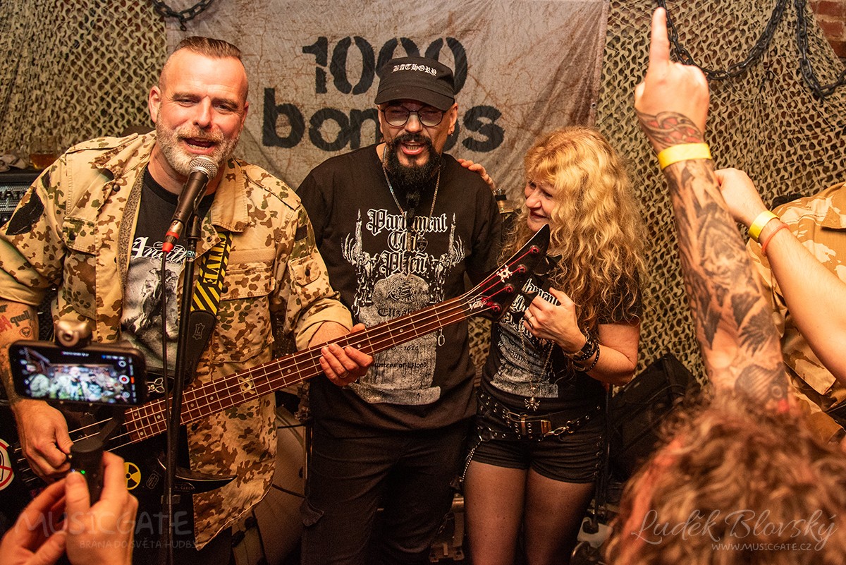 Koncertní oslava 30. narozenin metalového Parlament Clubu byla beznadějně vyprodaná