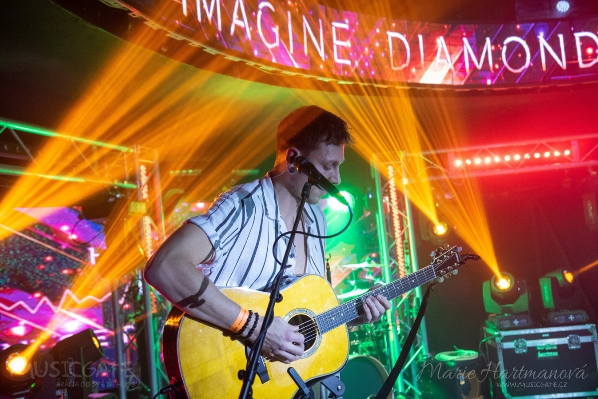 Imagine Diamonds zaplnili pražský OX Club