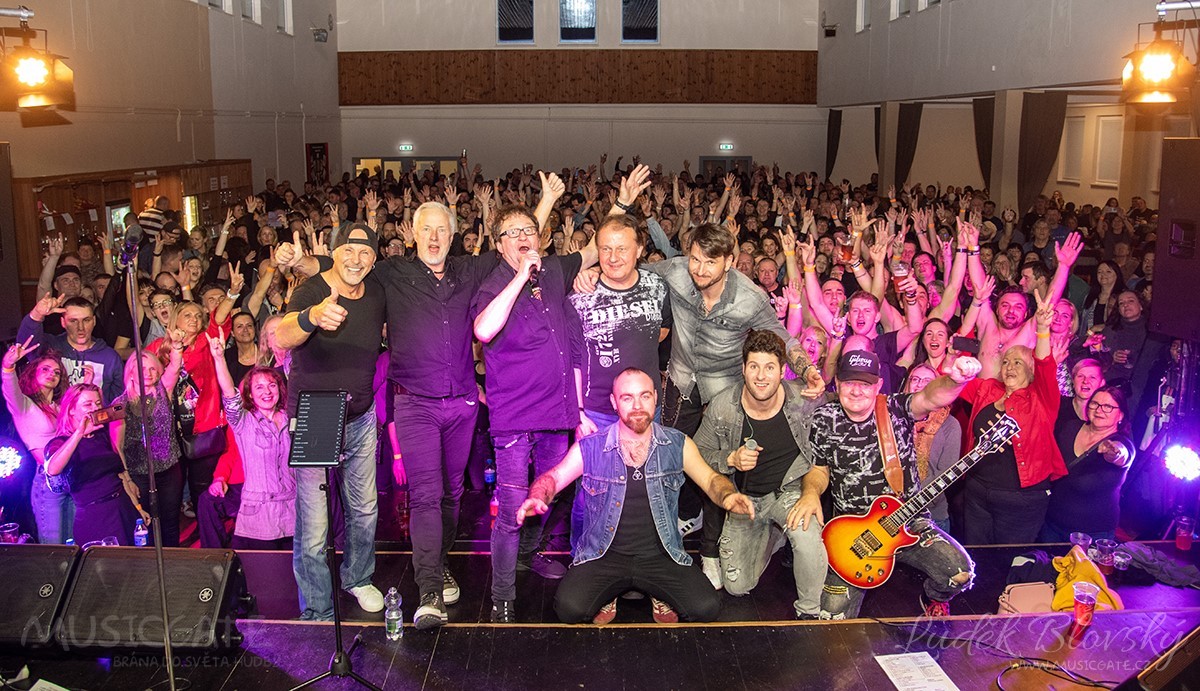 Plný dům a dobrá muzika – Malý Silvestr se v Losiné povedl na výbornou