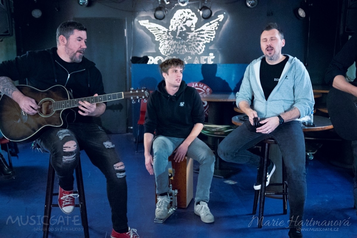 Zakázaný Ovoce mezi Láskou a nenávistí