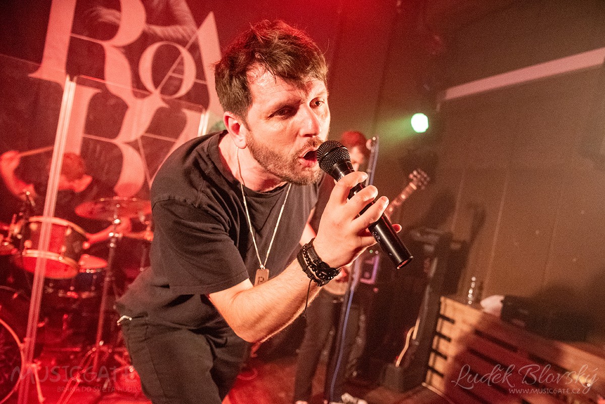 Koncert dvou spřízněných kapel zaznamenal v plzeňském Andělovi značný úspěch