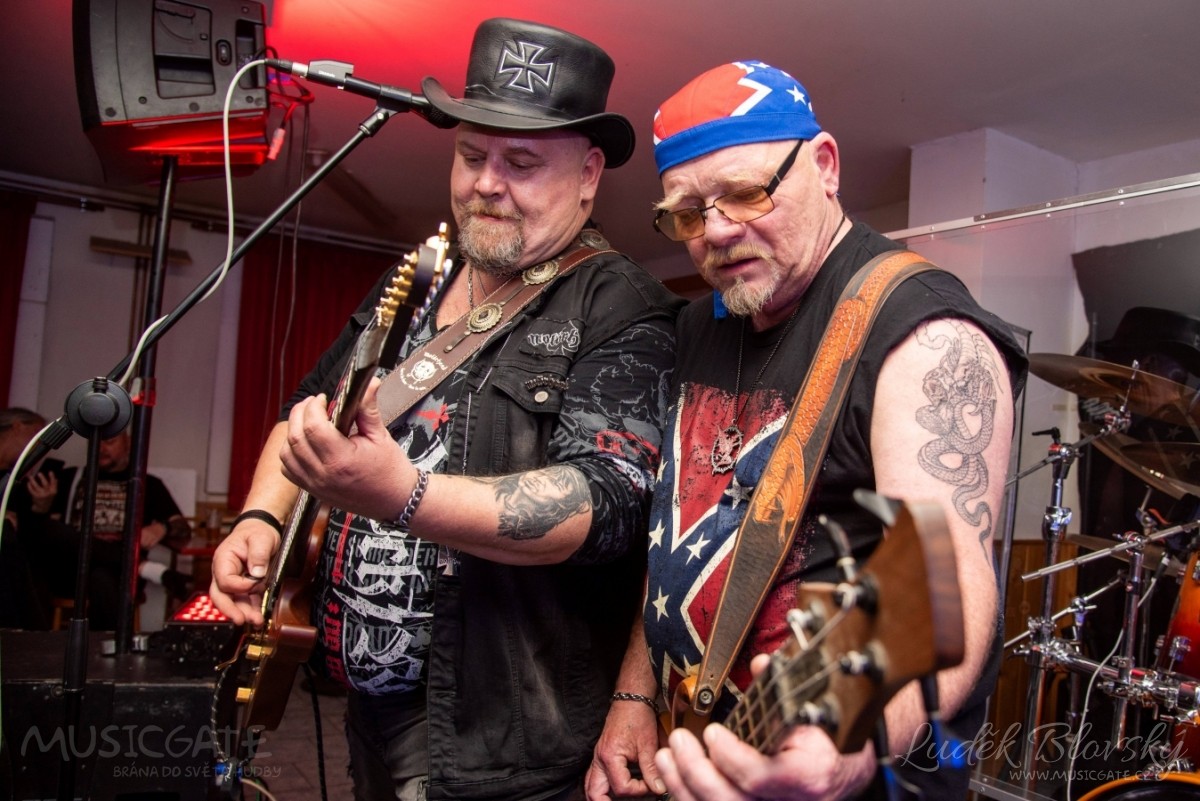 Rockové Velikonoce v Hospodě Tachovská měly na programu dva koncerty domácích kapel