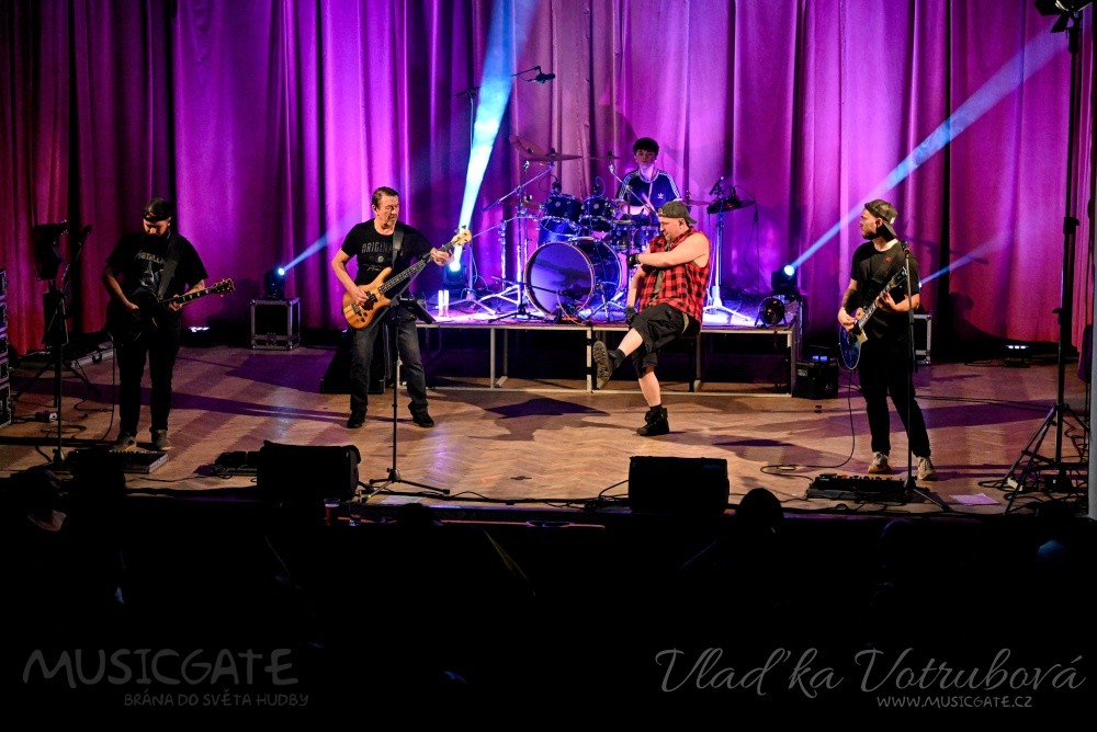 Šafrda memory band rozjel velikonoční mejdan v Mrákově