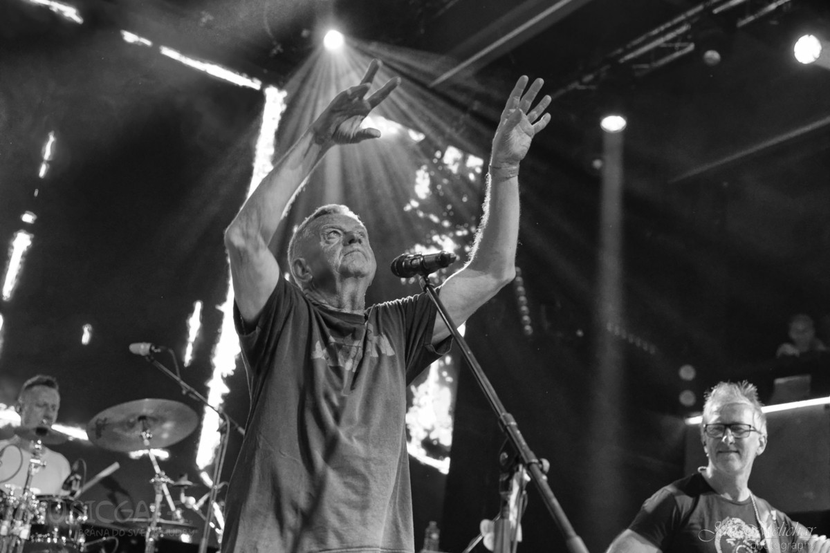 Mnága a Ždorp v pražském klubu Lucena Music Bar