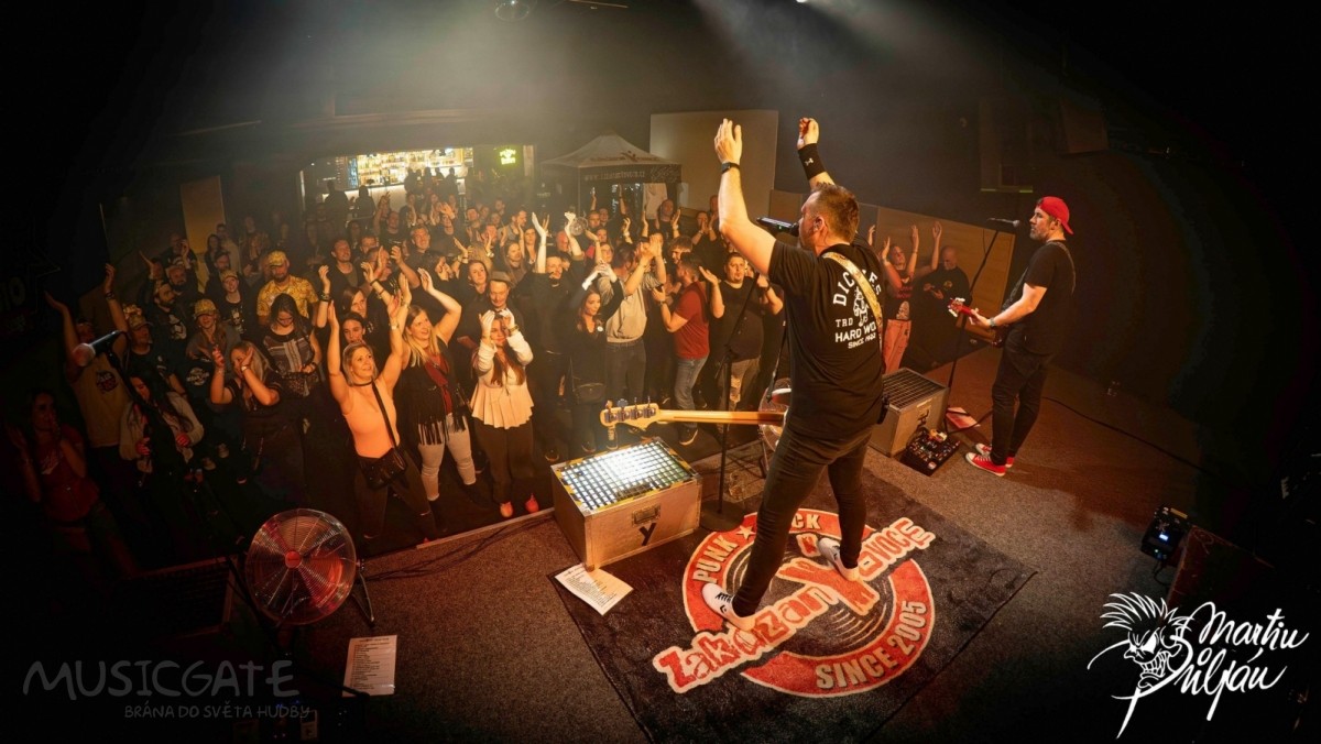 Zakázanýovoce vystoupili v Pardubicích